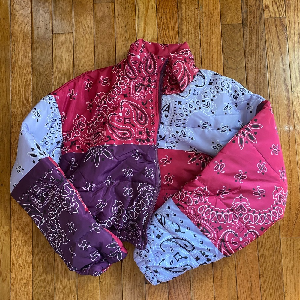 Bandana print cropped puffer jacket